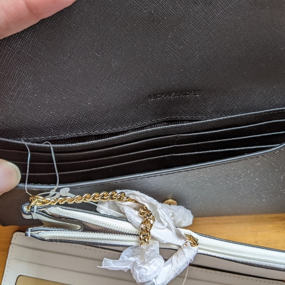 BNWT Michael Kors Large leather flap wallet (3pcs) - Picture 4 of 6